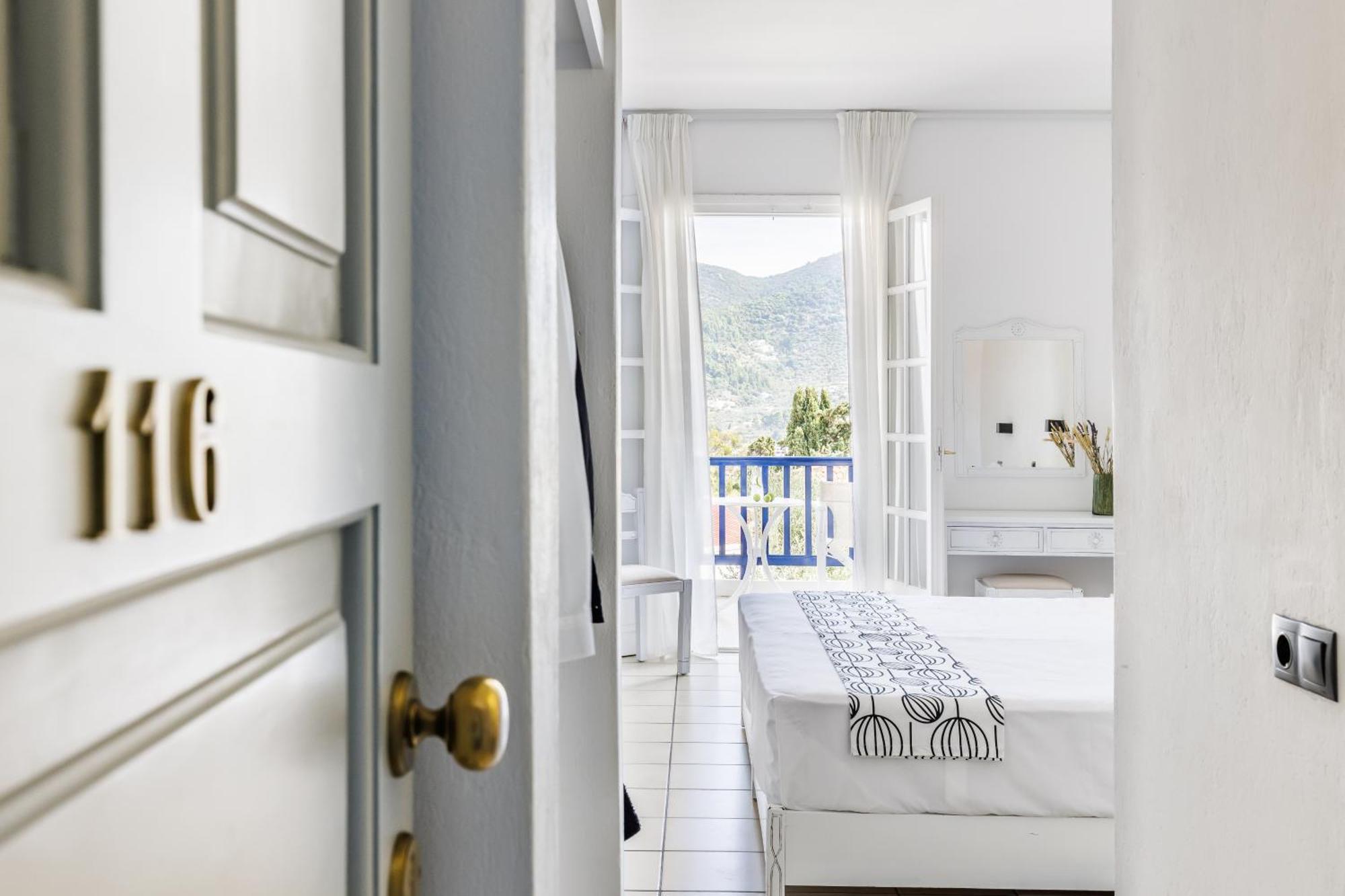 Aperitton Hotel Skopelos Exterior foto