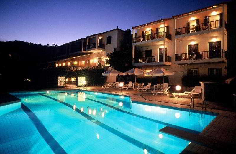 Aperitton Hotel Skopelos Exterior foto
